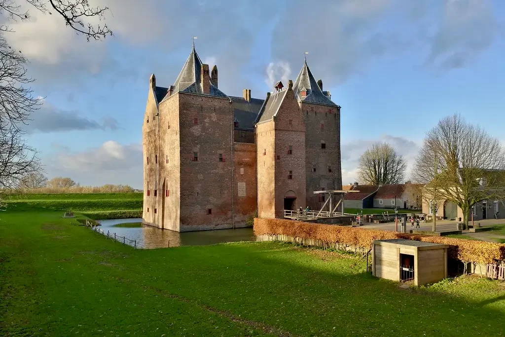 Kasteel Slot Loevestein bereikbaar vanuit Gorinchem